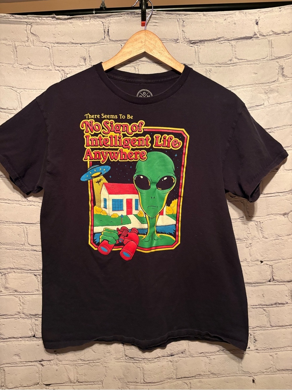 Alien “There Seems To Be No Signs Of Intelligent Life Anywhere” Space Retro